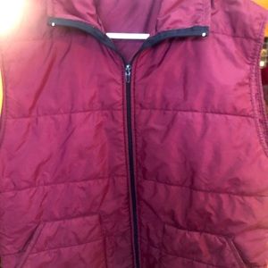 American Apparel, Large vest, maroon red